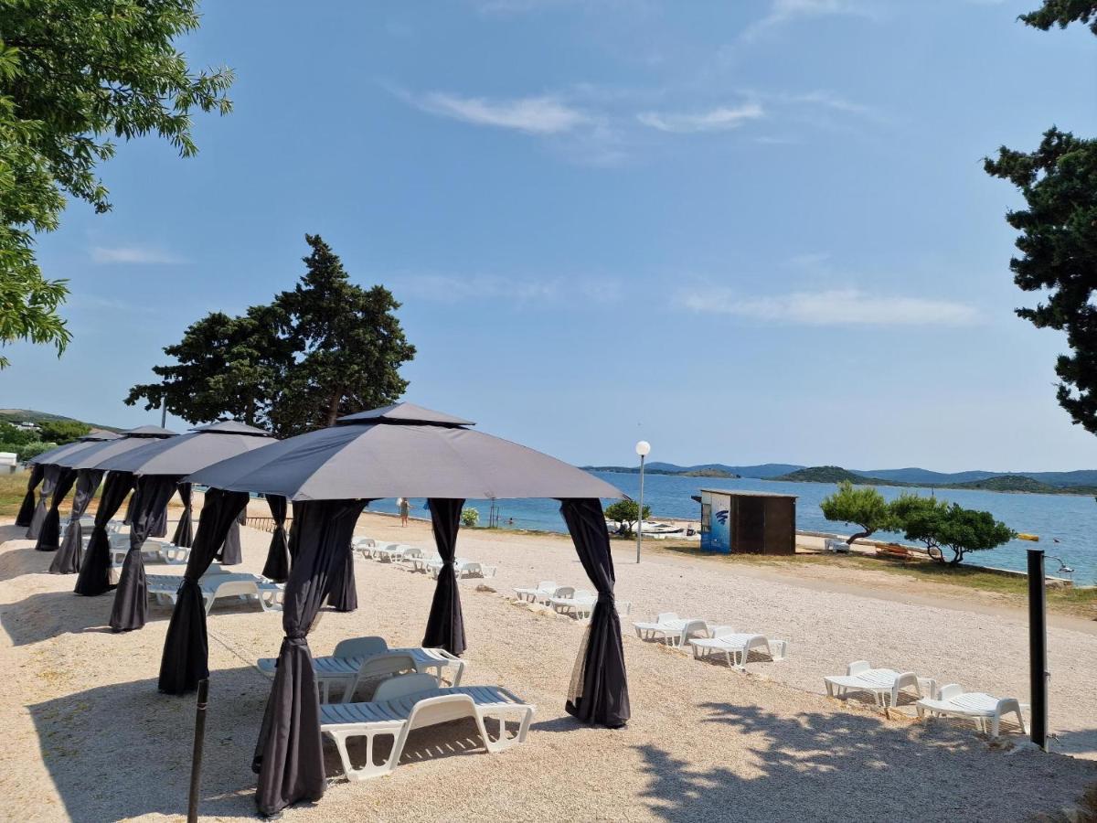 5 Meters From The Sea With Private Beach - 70M2 Colibri Sunset Apartments สเวติ เปตาร์ ภายนอก รูปภาพ