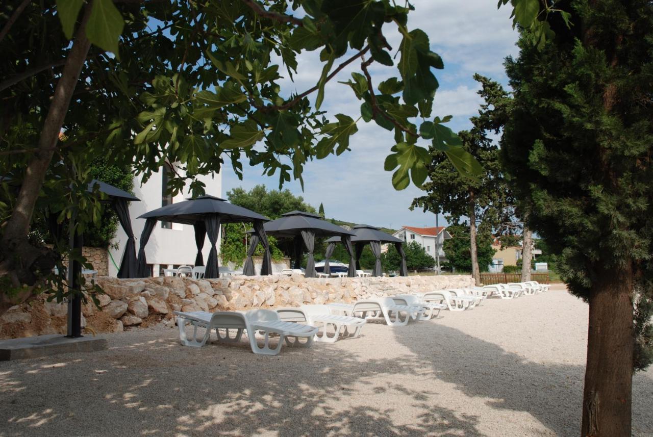 5 Meters From The Sea With Private Beach - 70M2 Colibri Sunset Apartments สเวติ เปตาร์ ภายนอก รูปภาพ