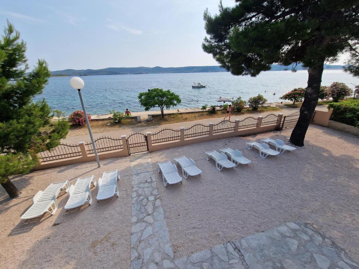 5 Meters From The Sea With Private Beach - 70M2 Colibri Sunset Apartments สเวติ เปตาร์ ภายนอก รูปภาพ