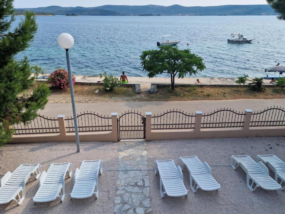 5 Meters From The Sea With Private Beach - 70M2 Colibri Sunset Apartments สเวติ เปตาร์ ภายนอก รูปภาพ